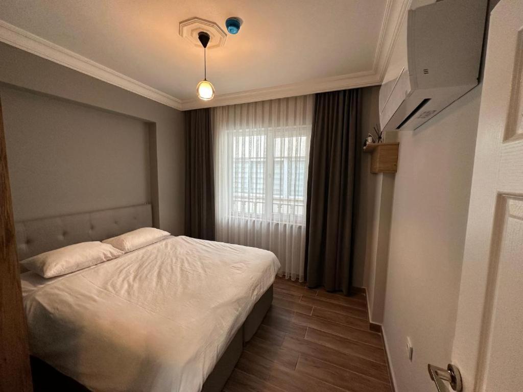 Lara'S Suite Antalya Bagian luar foto