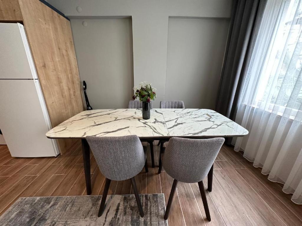 Lara'S Suite Antalya Bagian luar foto