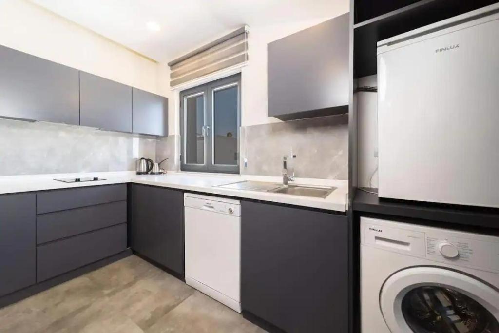 Lara'S Suite Antalya Bagian luar foto